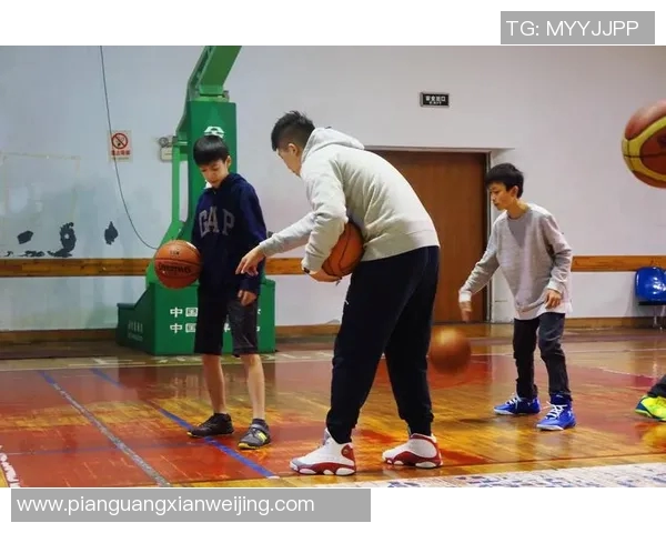 广州篮球队技术揭秘：从战术到训练的全方位分析与探讨