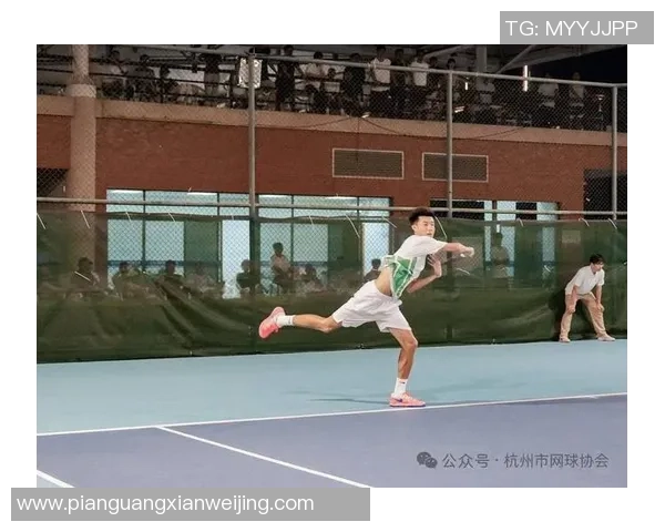 杭州网球队荣登全国网球配合排行榜第十名展现实力与团队精神 杭州网球队荣登全国网球配合排行榜第十名展现实力与团队精神