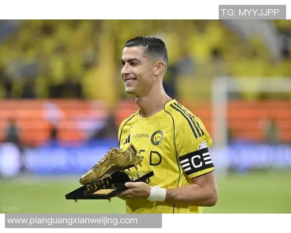 足球明星C罗在中国的影响力与球迷热情的深度探讨 足球明星C罗在中国的影响力与球迷热情的深度探讨