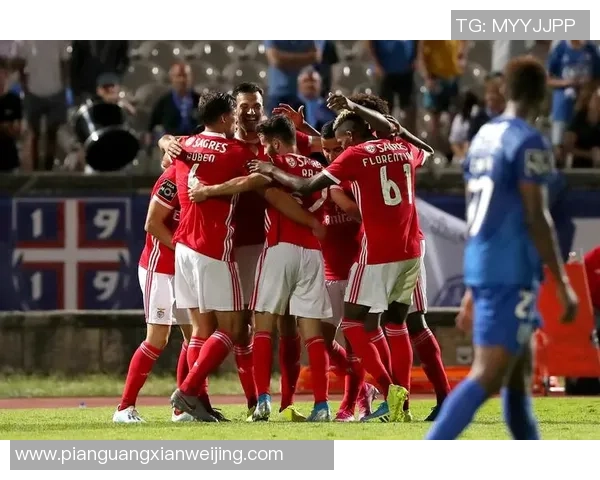 足球明星争霸赛盛况空前球迷热情高涨见证传奇对决