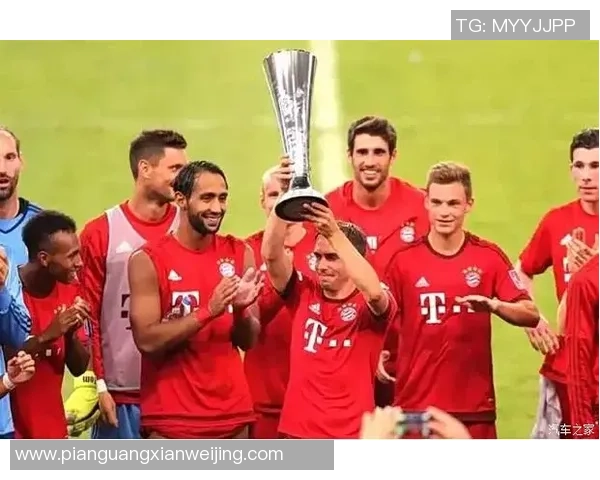 足球明星携手冰淇淋品牌共创夏日清凉盛宴引领时尚潮流